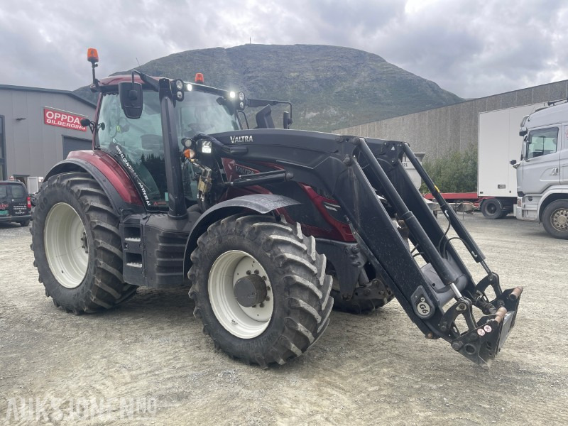 2020 Valtra T254 Versu Traktor med frontlaster landbruksdekk/vinterdekk, 50 km/t Eu-godkjent til 26 - Traktor: slika 2 2020 Valtra T254 Versu Traktor med frontlaster landbruksdekk/vinterdekk, 50 km/t Eu-godkjent til 26 - Traktor: slika 2