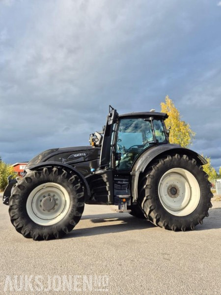 2021 Valtra T254 traktor 4X4, FRONTHYDRAULIKK, VENDBAR FØRERPLASS - Traktor: slika 2 2021 Valtra T254 traktor 4X4, FRONTHYDRAULIKK, VENDBAR FØRERPLASS - Traktor: slika 2