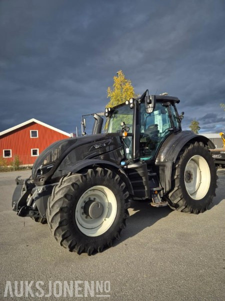 2021 Valtra T254 traktor 4X4, FRONTHYDRAULIKK, VENDBAR FØRERPLASS - Traktor: slika 1 2021 Valtra T254 traktor 4X4, FRONTHYDRAULIKK, VENDBAR FØRERPLASS - Traktor: slika 1