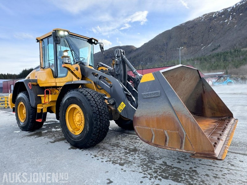 2022 Volvo L90H Hjullaster - 50 km/t - Spakstyring - Sentralsmøring - 3. og. 4.funksjon - Sertifisert - 2,7 m3 Skuffe - Gått 582 timer - Kolesni nakladalec: slika 3 2022 Volvo L90H Hjullaster - 50 km/t - Spakstyring - Sentralsmøring - 3. og. 4.funksjon - Sertifisert - 2,7 m3 Skuffe - Gått 582 timer - Kolesni nakladalec: slika 3