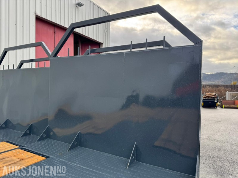 2025 NYTT Maskinflak med staker og låsbare skap - Kotalni prekucni tovornjak: slika 2 2025 NYTT Maskinflak med staker og låsbare skap - Kotalni prekucni tovornjak: slika 2