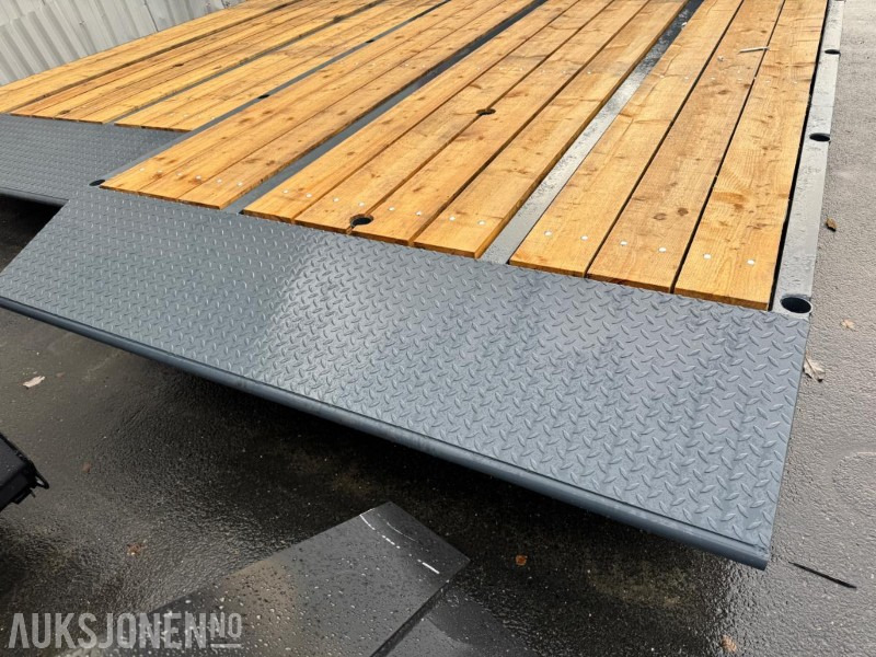 2025 NYTT Maskinflak med staker og låsbare skap - Kotalni prekucni tovornjak: slika 4 2025 NYTT Maskinflak med staker og låsbare skap - Kotalni prekucni tovornjak: slika 4