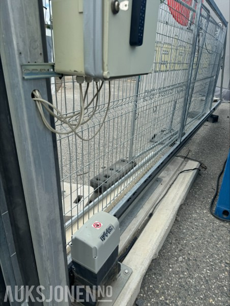 Bom for byggeplass med kortleser og appstyring - Gradbena oprema: slika 3 Bom for byggeplass med kortleser og appstyring - Gradbena oprema: slika 3