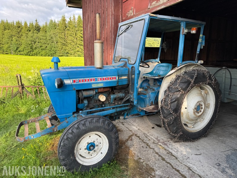 DØDSBO FRA SMÅBRUK MED 1970 FORD 3000, MASSE UTSTYR OG VERKSTEDSUTSTYR - Traktor: slika 1 DØDSBO FRA SMÅBRUK MED 1970 FORD 3000, MASSE UTSTYR OG VERKSTEDSUTSTYR - Traktor: slika 1