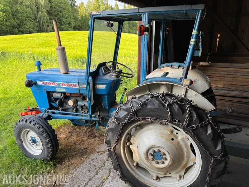 DØDSBO FRA SMÅBRUK MED 1970 FORD 3000, MASSE UTSTYR OG VERKSTEDSUTSTYR - Traktor: slika 3 DØDSBO FRA SMÅBRUK MED 1970 FORD 3000, MASSE UTSTYR OG VERKSTEDSUTSTYR - Traktor: slika 3