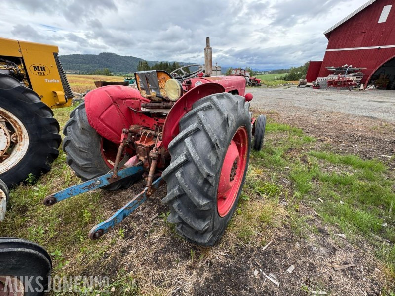 David Brown 850 traktor - Traktor: slika 5 David Brown 850 traktor - Traktor: slika 5