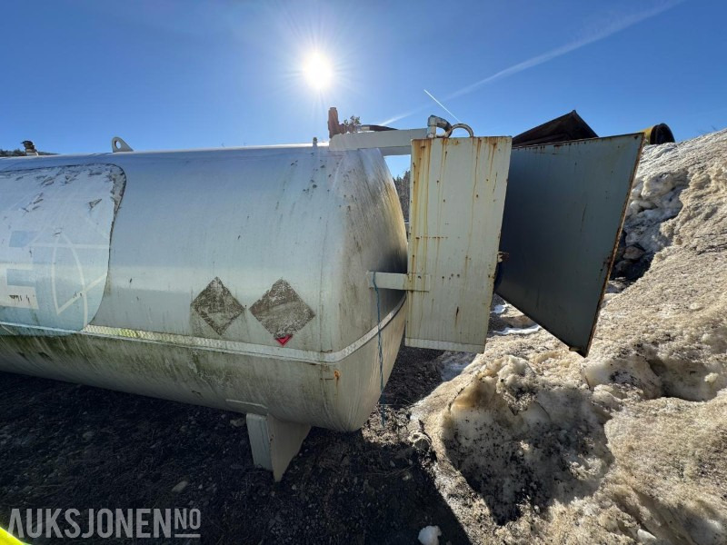 Dieseltank 20m3 med pumpe / overfyllingvern - Gradbena oprema: slika 4 Dieseltank 20m3 med pumpe / overfyllingvern - Gradbena oprema: slika 4