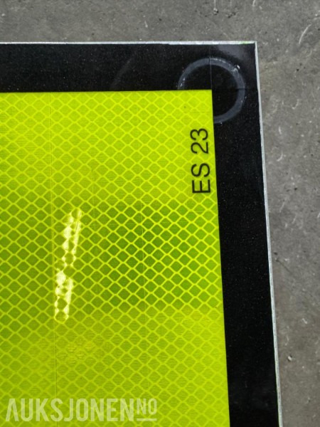 Kantslått skilt med lys - Gradbena oprema: slika 5 Kantslått skilt med lys - Gradbena oprema: slika 5