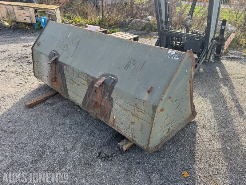 1996 Ålø 240 M 10 Skuffe for traktor - Kmetijski stroj: slika 1 1996 Ålø 240 M 10 Skuffe for traktor - Kmetijski stroj: slika 1