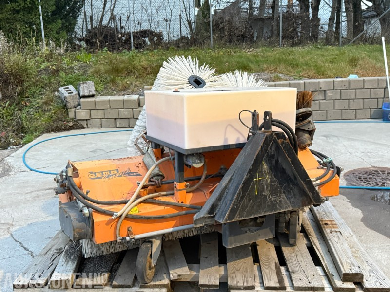 2007 Bema Kommunal-Dual feiekost med vanntank - Kmetijski stroj: slika 3 2007 Bema Kommunal-Dual feiekost med vanntank - Kmetijski stroj: slika 3