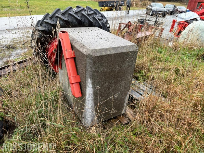 BETONGLODD TIL TRAKTOR / 1300KG - Kmetijski stroj: slika 2 BETONGLODD TIL TRAKTOR / 1300KG - Kmetijski stroj: slika 2