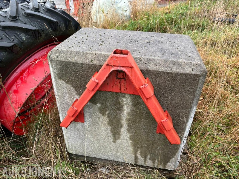 BETONGLODD TIL TRAKTOR / 1300KG - Kmetijski stroj: slika 4 BETONGLODD TIL TRAKTOR / 1300KG - Kmetijski stroj: slika 4