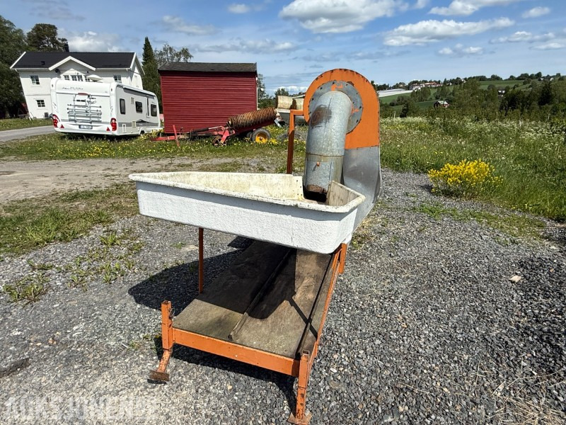 Bærrensker til traktor - brukt til solbær - Kmetijski stroj: slika 3 Bærrensker til traktor - brukt til solbær - Kmetijski stroj: slika 3