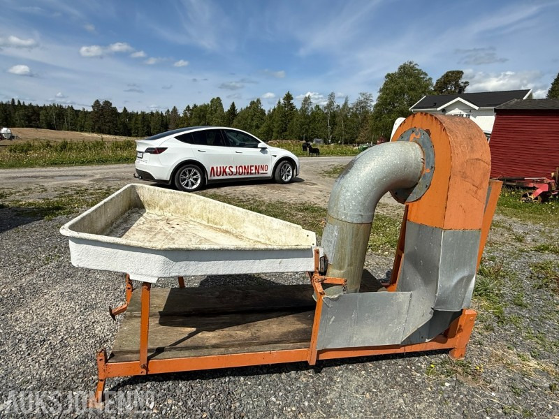 Bærrensker til traktor - brukt til solbær - Kmetijski stroj: slika 4 Bærrensker til traktor - brukt til solbær - Kmetijski stroj: slika 4