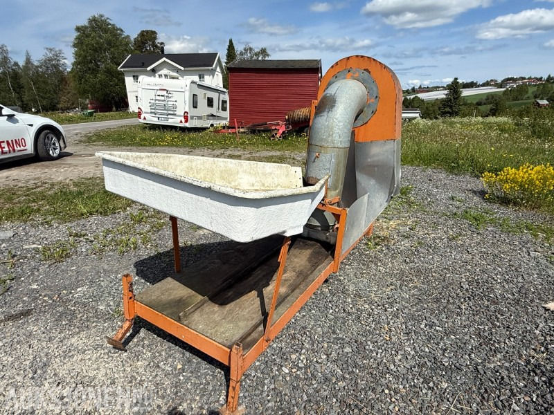 Bærrensker til traktor - brukt til solbær - Kmetijski stroj: slika 2 Bærrensker til traktor - brukt til solbær - Kmetijski stroj: slika 2