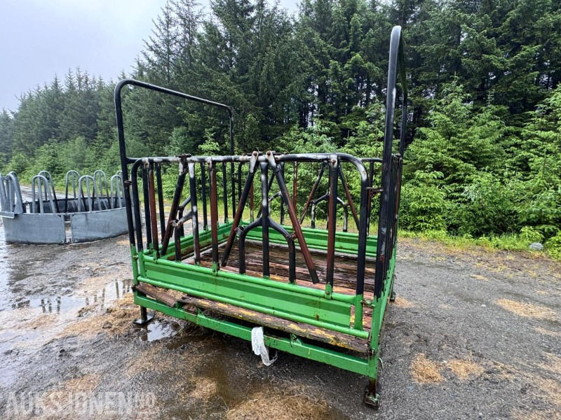 Dalen fôrhekk - Størrelse ca 1600x2000 mm - 8 eteplasser - Kmetijski stroj: slika 1 Dalen fôrhekk - Størrelse ca 1600x2000 mm - 8 eteplasser - Kmetijski stroj: slika 1