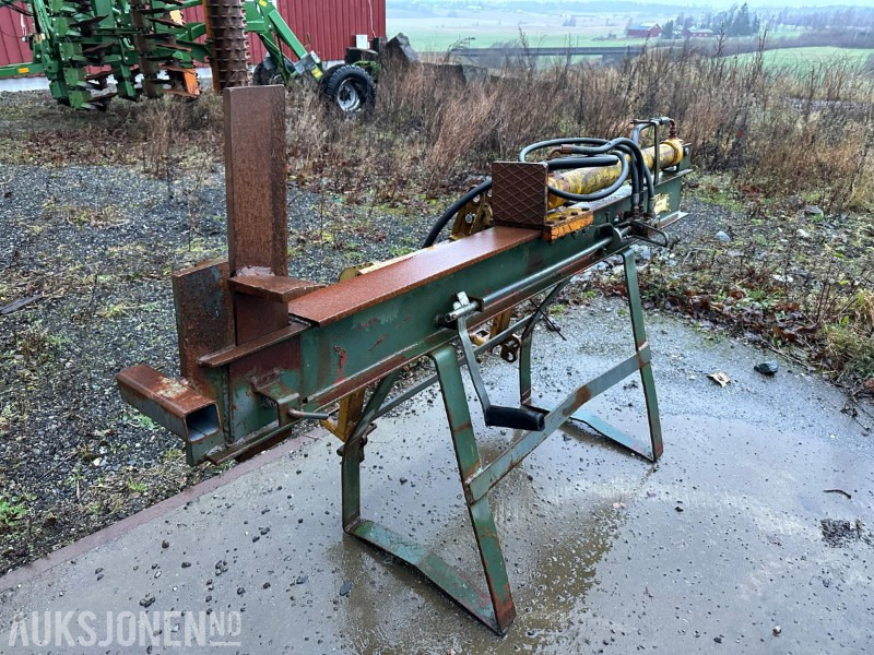 Hydraulisk vedkløyver – SMS feste – Selges som den står - Kmetijski stroj: slika 3 Hydraulisk vedkløyver – SMS feste – Selges som den står - Kmetijski stroj: slika 3