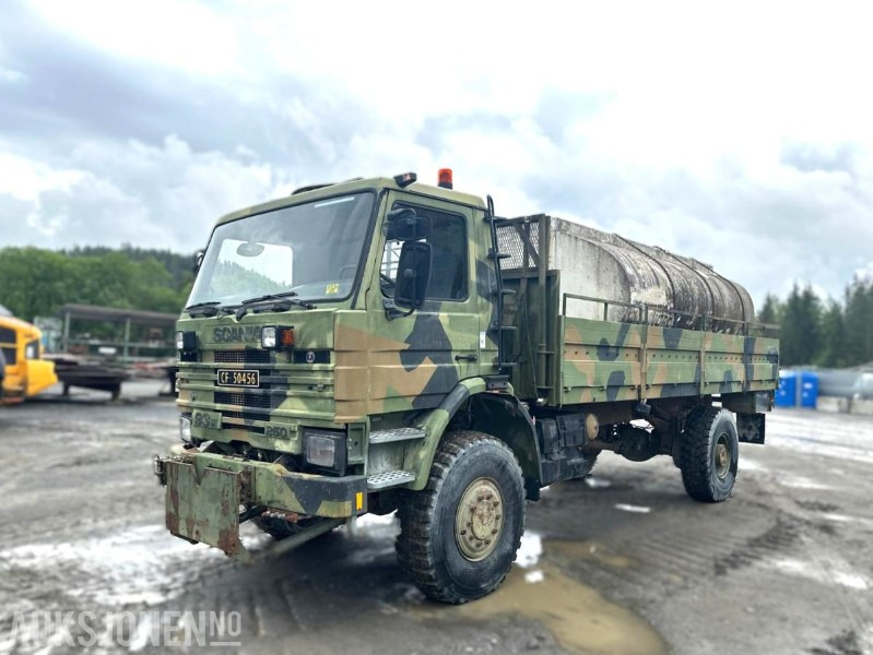 1992 Scania P93MK4X450 militær lastebil med vanntank - Komunalno/ Posebno vozilo: slika 1 1992 Scania P93MK4X450 militær lastebil med vanntank - Komunalno/ Posebno vozilo: slika 1