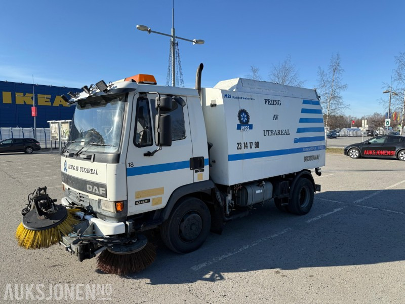 1997 DAF 45 180 TI feiebil, tilhengerfeste, nytt sug, kamera, ekstralys - Komunalno/ Posebno vozilo: slika 1 1997 DAF 45 180 TI feiebil, tilhengerfeste, nytt sug, kamera, ekstralys - Komunalno/ Posebno vozilo: slika 1