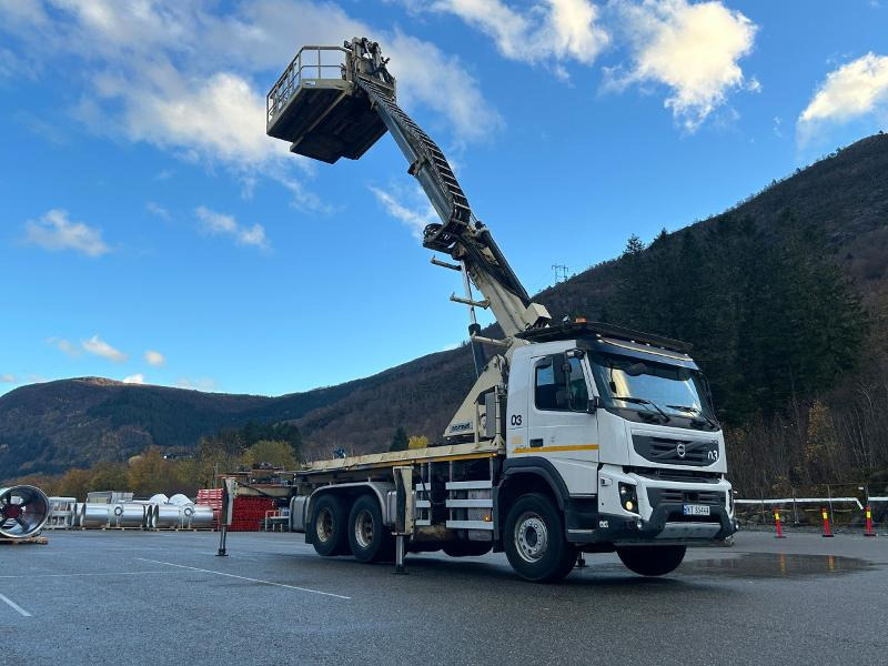 2013 Volvo FMX 370 6X4 med NORMET Esslift 1000 plattform / korg - nylig EU godkjent - Komunalno/ Posebno vozilo: slika 2 2013 Volvo FMX 370 6X4 med NORMET Esslift 1000 plattform / korg - nylig EU godkjent - Komunalno/ Posebno vozilo: slika 2