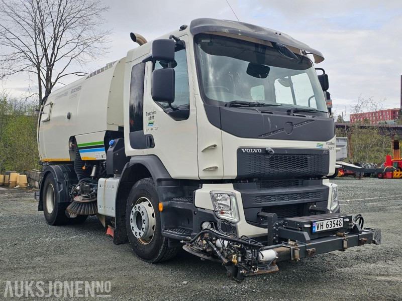 2014 Volvo FE Feiebil med Bucher Schörling CityFant 6000 påbygg/Komplett feiesystem - Komunalno/ Posebno vozilo: slika 3 2014 Volvo FE Feiebil med Bucher Schörling CityFant 6000 påbygg/Komplett feiesystem - Komunalno/ Posebno vozilo: slika 3