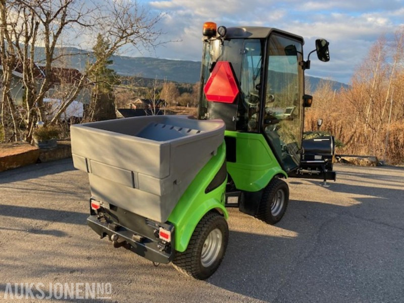 2016 Nilfisk CITY RANGER 2250 (Egholm) 4x4 - MVA FRI - Komunalno/ Posebno vozilo: slika 5 2016 Nilfisk CITY RANGER 2250 (Egholm) 4x4 - MVA FRI - Komunalno/ Posebno vozilo: slika 5