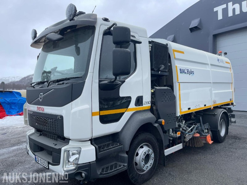 2023 Volvo FL 280 hk * BAL`Hydro Feiebil/Sweeper * Klar for sesongen * 2500 Km * Leveres med ny Eu kontroll * - Komunalno/ Posebno vozilo: slika 1 2023 Volvo FL 280 hk * BAL`Hydro Feiebil/Sweeper * Klar for sesongen * 2500 Km * Leveres med ny Eu kontroll * - Komunalno/ Posebno vozilo: slika 1