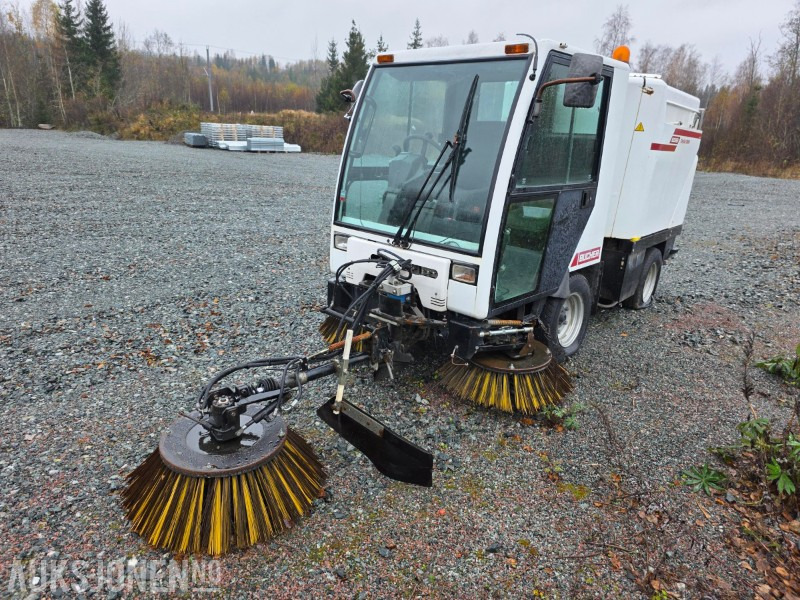 Bucher citycat 2000 feiebil reperasjonsobjekt - Komunalno/ Posebno vozilo: slika 1 Bucher citycat 2000 feiebil reperasjonsobjekt - Komunalno/ Posebno vozilo: slika 1