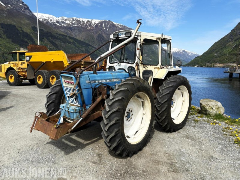 Lothepus selger sin 1970 Ford County 754 Super Four - Traktor: slika 1 Lothepus selger sin 1970 Ford County 754 Super Four - Traktor: slika 1