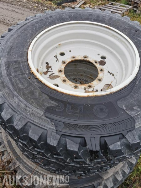 Nokian tri2 vinterhjul på felg - Traktor: slika 5 Nokian tri2 vinterhjul på felg - Traktor: slika 5