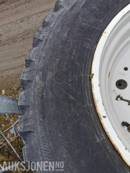 Nokian tri2 vinterhjul på felg - Traktor: slika 3 Nokian tri2 vinterhjul på felg - Traktor: slika 3