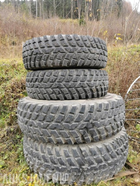 Nokian tri2 vinterhjul på felg - Traktor: slika 1 Nokian tri2 vinterhjul på felg - Traktor: slika 1