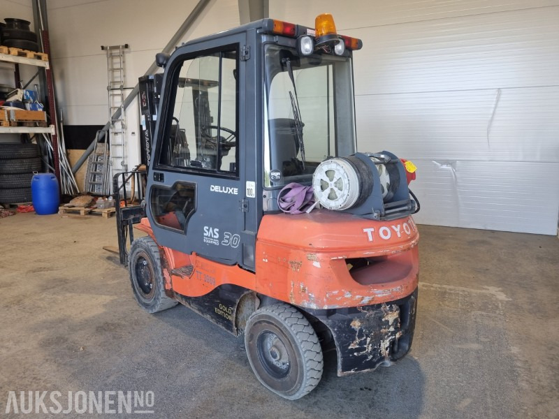 2007 Toyota 02-7FGF30 gasstruck 3T 5170 timer - Oprema za rokovanje z materiali: slika 3 2007 Toyota 02-7FGF30 gasstruck 3T 5170 timer - Oprema za rokovanje z materiali: slika 3