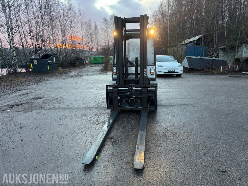 2011 Still R70-40 Gaffeltruck - 2011-modell - 4 tonn kapasitet - Hybrid Diesel - Oprema za rokovanje z materiali: slika 2 2011 Still R70-40 Gaffeltruck - 2011-modell - 4 tonn kapasitet - Hybrid Diesel - Oprema za rokovanje z materiali: slika 2