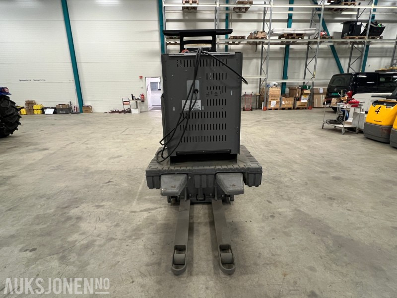 2017 Jungheinrich ECE 310 HP - Oprema za rokovanje z materiali: slika 4 2017 Jungheinrich ECE 310 HP - Oprema za rokovanje z materiali: slika 4