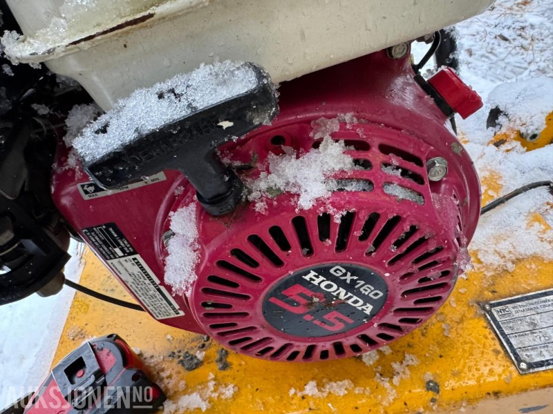 NTC VDR 24 vibroplate - Priključek za Gradbeni stroj: slika 4 NTC VDR 24 vibroplate - Priključek za Gradbeni stroj: slika 4