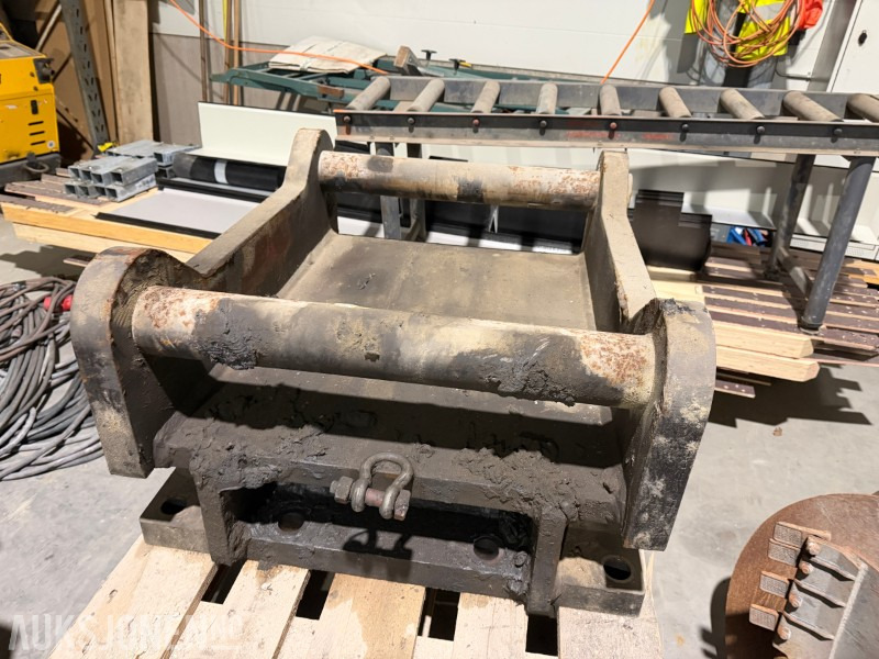 S90 grind / Adapterplate for gravemaskin - Priključek za Gradbeni stroj: slika 5 S90 grind / Adapterplate for gravemaskin - Priključek za Gradbeni stroj: slika 5