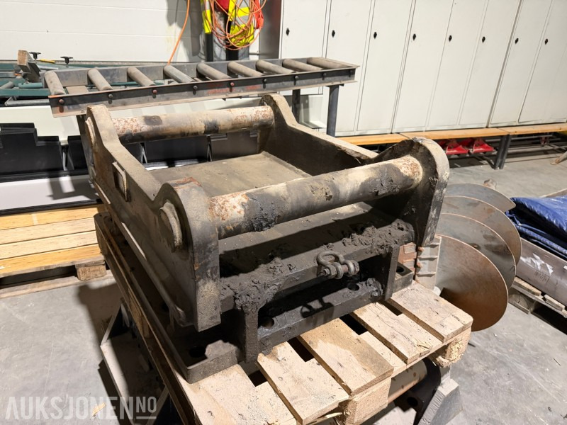 S90 grind / Adapterplate for gravemaskin - Priključek za Gradbeni stroj: slika 2 S90 grind / Adapterplate for gravemaskin - Priključek za Gradbeni stroj: slika 2