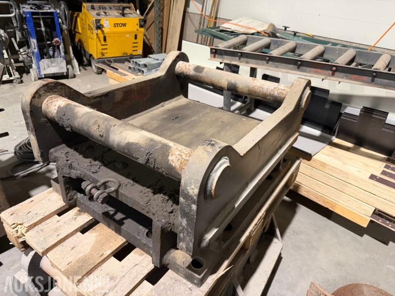 S90 grind / Adapterplate for gravemaskin - Priključek za Gradbeni stroj: slika 1 S90 grind / Adapterplate for gravemaskin - Priključek za Gradbeni stroj: slika 1