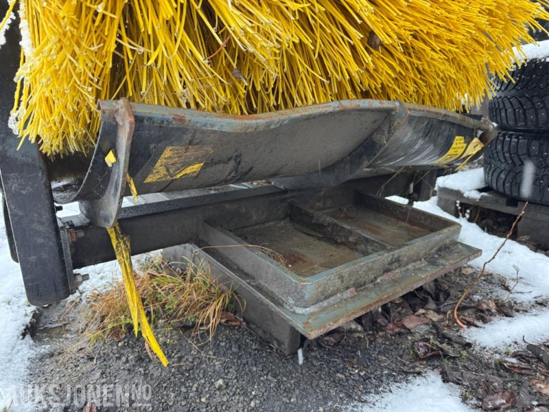 Stark hydraulisk feiekost S60 med Engcon EC-Oil - Priključek za Gradbeni stroj: slika 5 Stark hydraulisk feiekost S60 med Engcon EC-Oil - Priključek za Gradbeni stroj: slika 5