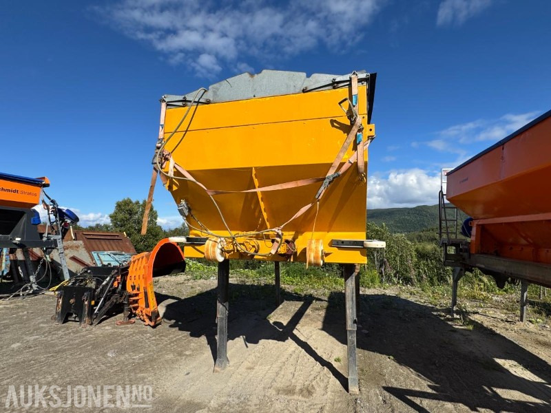 2006 Falkoping C-7 fastsandpreder - Tovornjak: slika 3 2006 Falkoping C-7 fastsandpreder - Tovornjak: slika 3