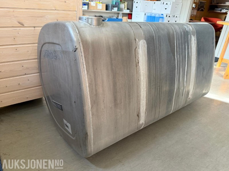 2023 Dieseltank 530 L 70x70x130 - Montert på Volvo FH 2023 D-Shaped - Tovornjak: slika 2 2023 Dieseltank 530 L 70x70x130 - Montert på Volvo FH 2023 D-Shaped - Tovornjak: slika 2