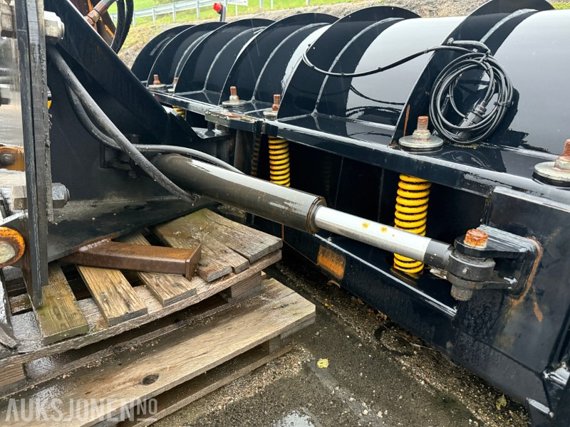 Tovornjak Gradmeko Plog med Markeringslys, Paralellogram og Fjærbelastet slitestål: slika 7