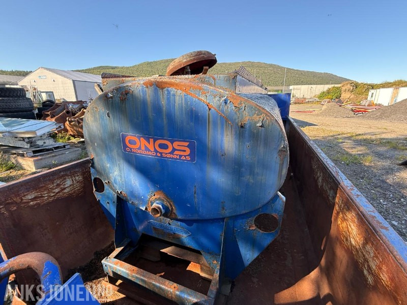 Vanntank på krokløftramme - Gradbena oprema: slika 4 Vanntank på krokløftramme - Gradbena oprema: slika 4