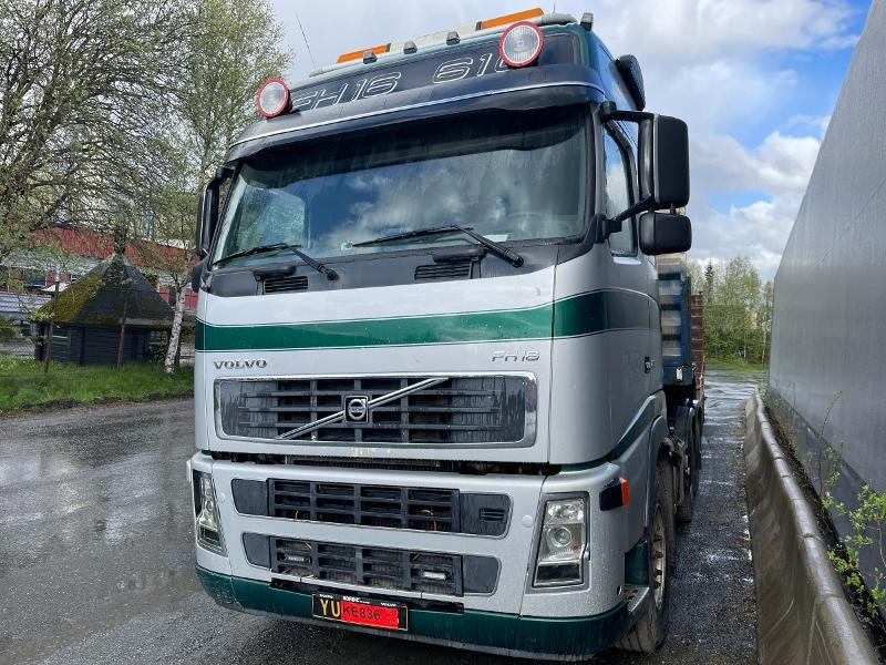 2005 Volvo FH16 6x4 Trekkvogn med Vang SHSL 1111TS maskinhenger - Vlačilec: slika 1 2005 Volvo FH16 6x4 Trekkvogn med Vang SHSL 1111TS maskinhenger - Vlačilec: slika 1