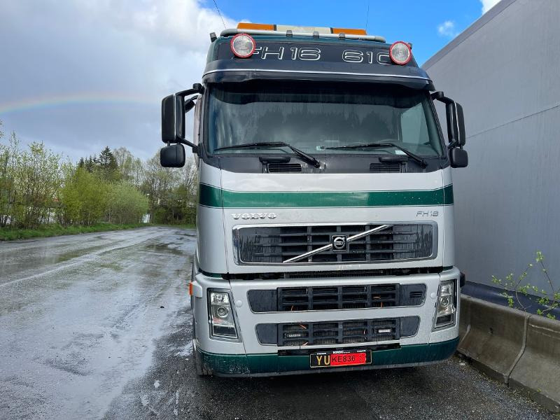 2005 Volvo FH16 6x4 Trekkvogn med Vang SHSL 1111TS maskinhenger - Vlačilec: slika 2 2005 Volvo FH16 6x4 Trekkvogn med Vang SHSL 1111TS maskinhenger - Vlačilec: slika 2