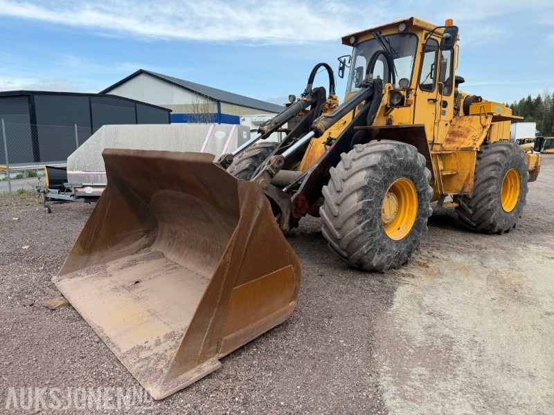Volvo L120 Hjullaster - 4x4 - Gjerstad 2900L skuff - Nylig byttet dekk - Vekt montert - Kolesni nakladalec: slika 2 Volvo L120 Hjullaster - 4x4 - Gjerstad 2900L skuff - Nylig byttet dekk - Vekt montert - Kolesni nakladalec: slika 2