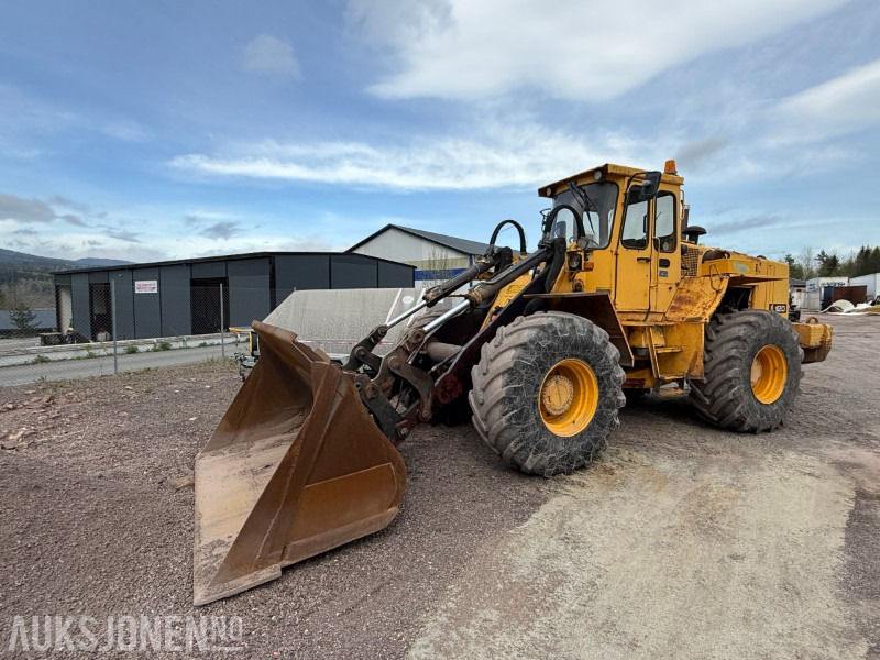 Volvo L120 Hjullaster - 4x4 - Gjerstad 2900L skuff - Nylig byttet dekk - Vekt montert - Kolesni nakladalec: slika 1 Volvo L120 Hjullaster - 4x4 - Gjerstad 2900L skuff - Nylig byttet dekk - Vekt montert - Kolesni nakladalec: slika 1