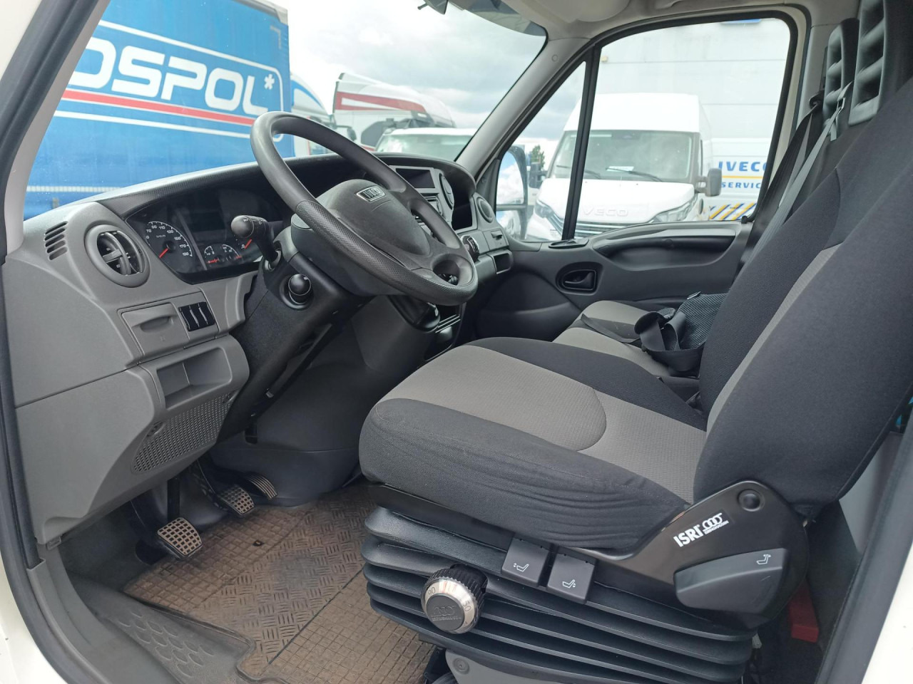 IVECO Daily 35C15 3,0l - Dostavno vozilo z zabojnikom: slika 4 IVECO Daily 35C15 3,0l - Dostavno vozilo z zabojnikom: slika 4