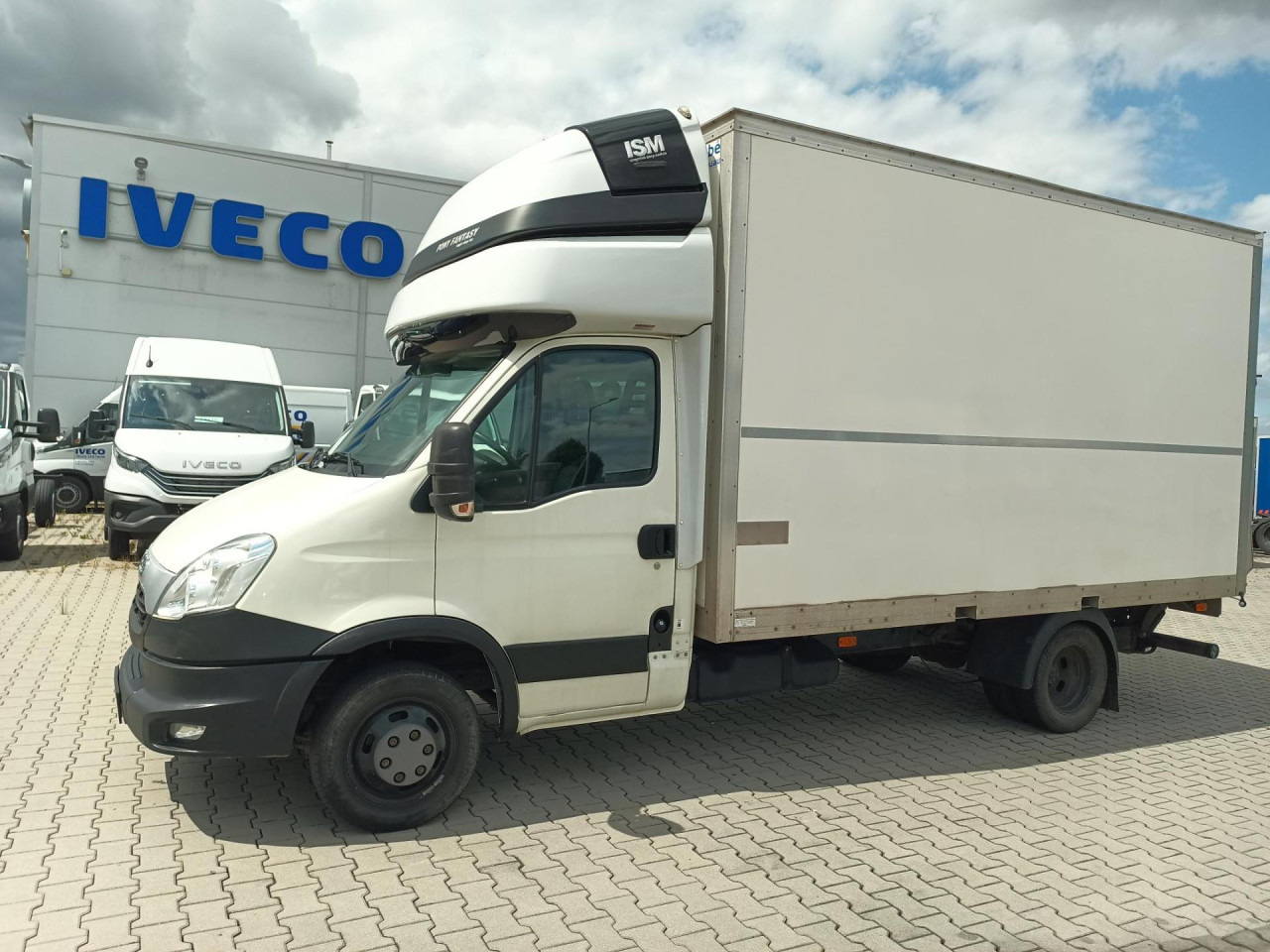 IVECO Daily 35C15 3,0l - Dostavno vozilo z zabojnikom: slika 1 IVECO Daily 35C15 3,0l - Dostavno vozilo z zabojnikom: slika 1